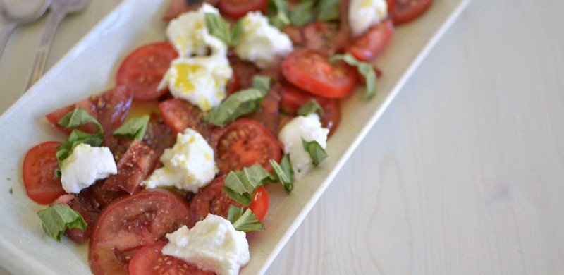 Simple Caprese Salad via littleferrarokitchen.com