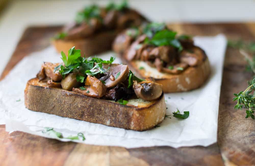 Roasted Mushroom Crostini with Wine and Herbs #Giveaway | The Little ...