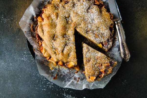 The perfect fall apple cake, seasoned with floral and earthy cardamom, bright orange zest and loaded with chunks of sweet apples. And perfect to serve alongside your favorite warm drink.