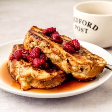 Stuffed challah French toast is the epitome of a perfect sweet brunch recipe! Stuffed with sweet banana and dunked in the most flavorful custard, with warm cinnamon and a touch of vanilla.