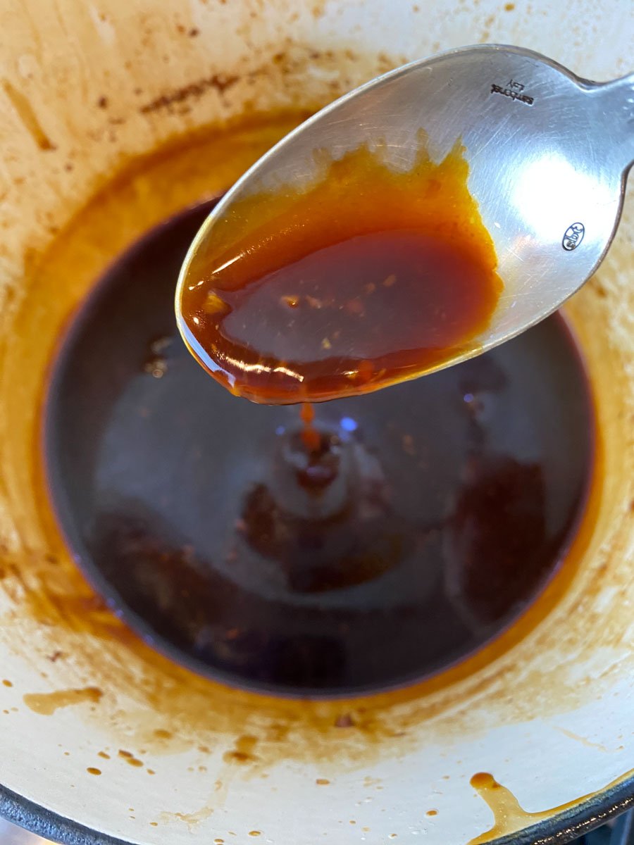 Cook shoyu sauce with cornstarch until slightly thickened.