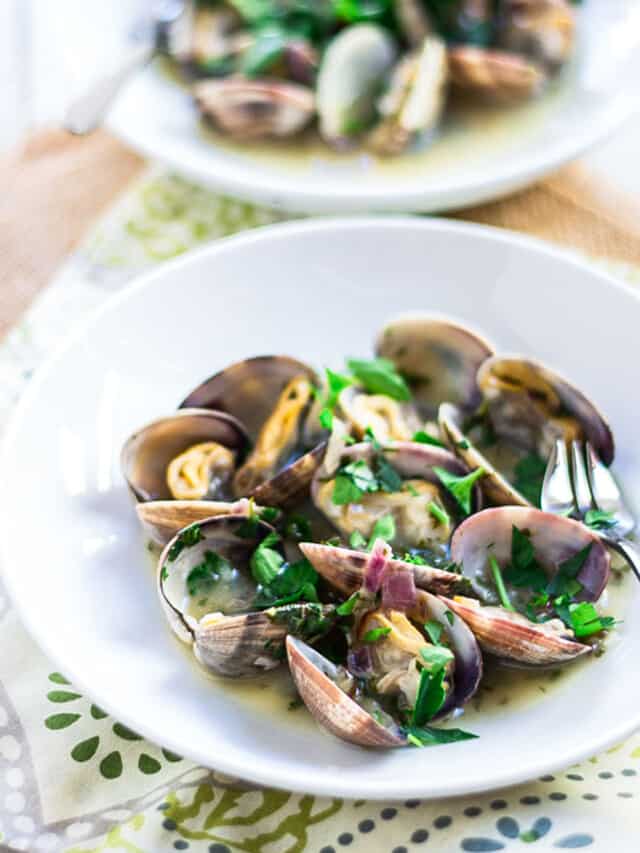 Clams in Green Sauce (Almejas en Salsa Verde)