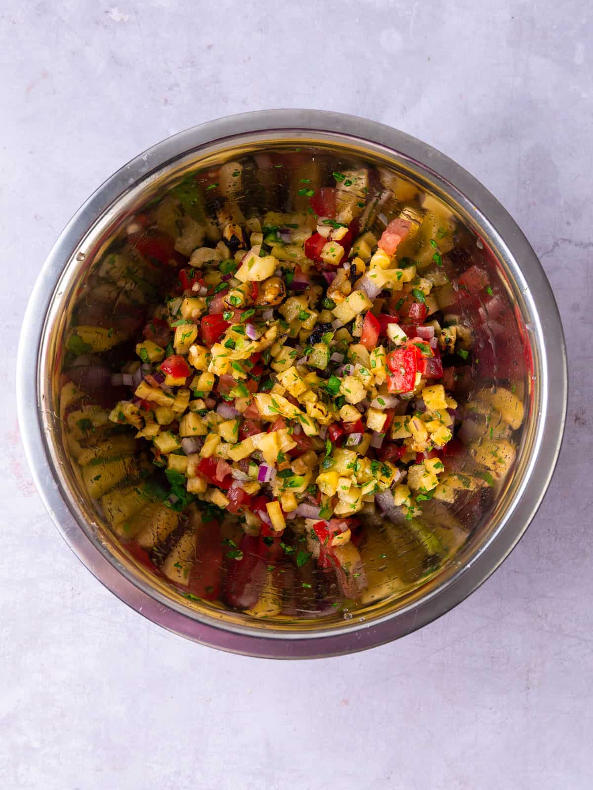 Mix the pineapple pico de gallo in a bowl until combined.