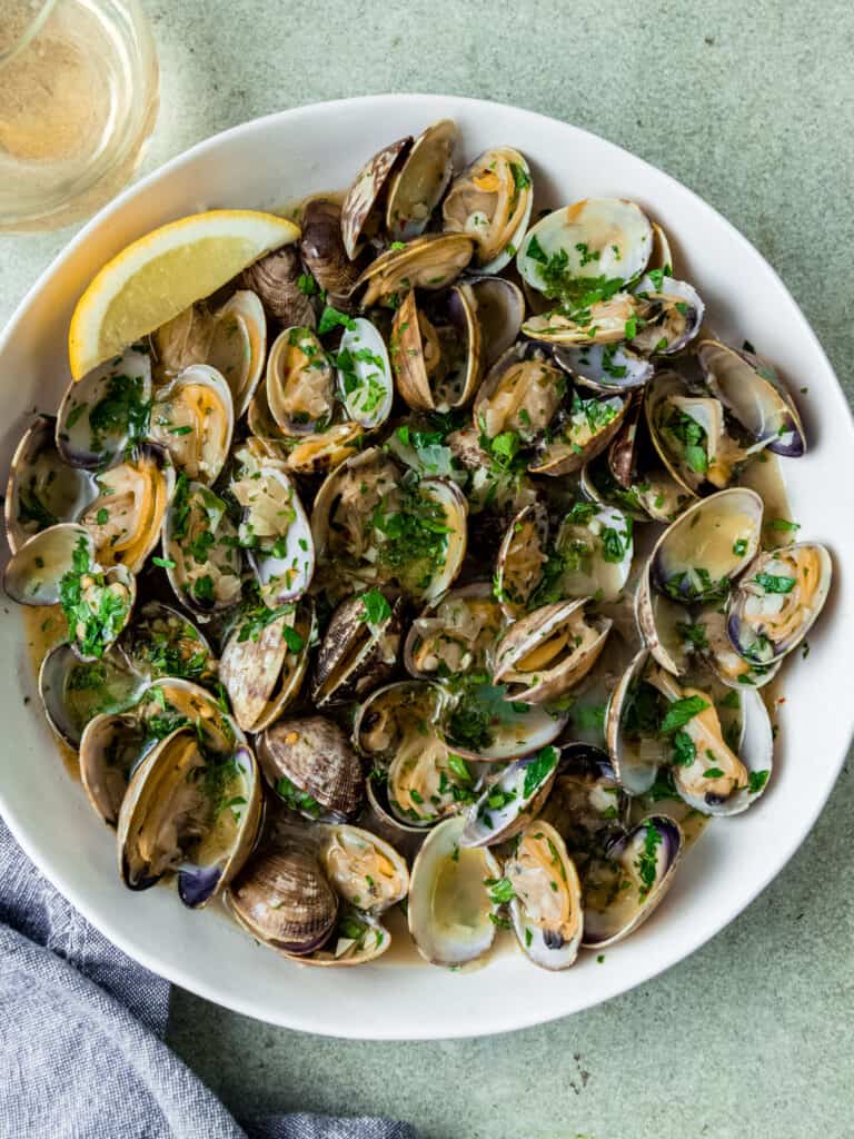 Steamed Clams with White Wine and Garlic The Little Ferraro Kitchen