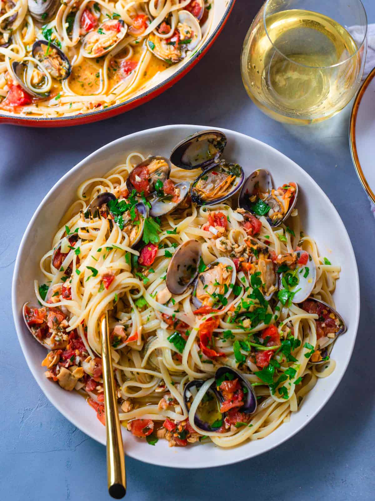 Pasta with clams and tomatoes.
