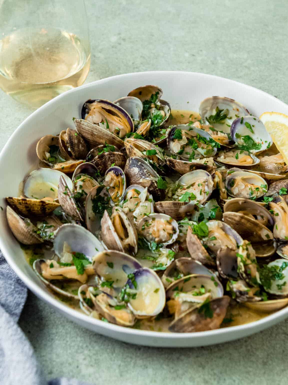 Steamed Clams with White Wine and Garlic The Little Ferraro Kitchen