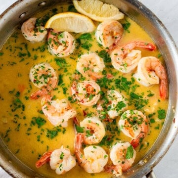 Easy shrimp scampi recipe with white wine and Parmesan cheese.