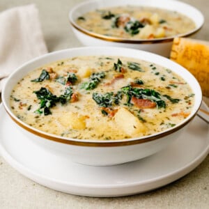 Recipe for zuppa toscana with potatoes, kale and sausage.